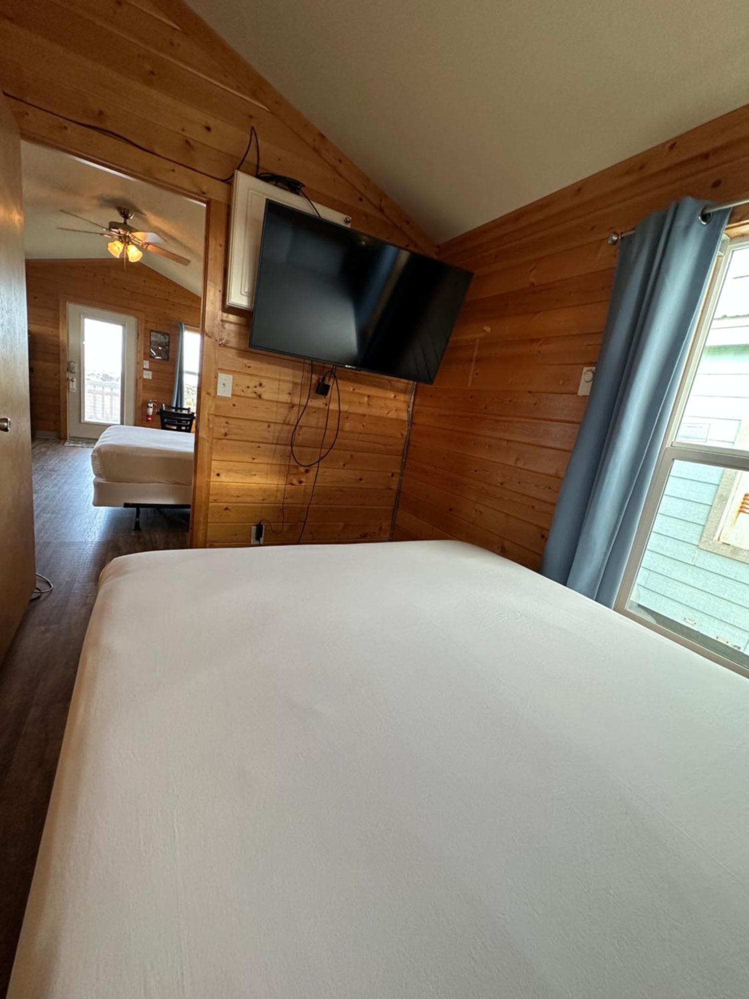 Westport Marina Cottages Экстерьер фото