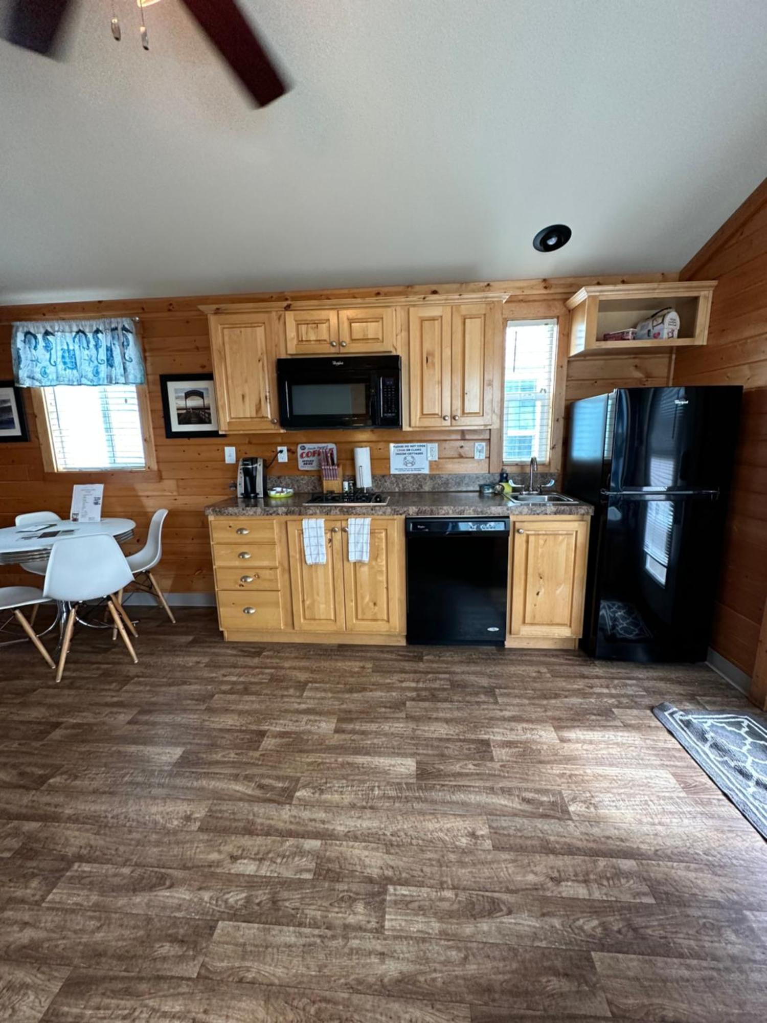 Westport Marina Cottages Экстерьер фото