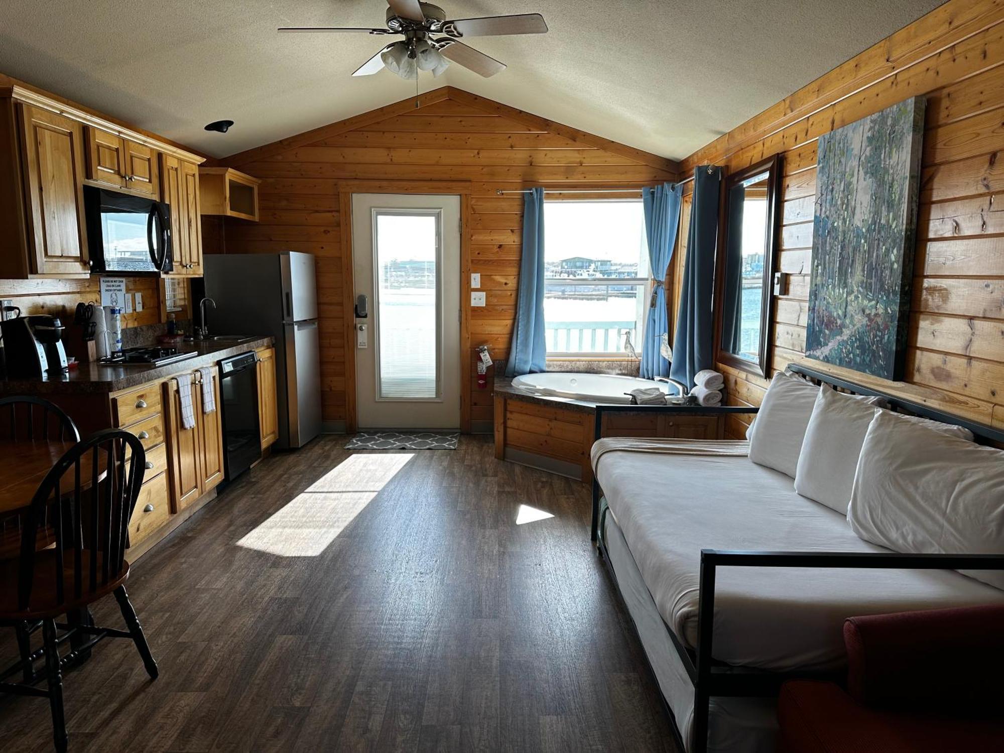 Westport Marina Cottages Номер фото